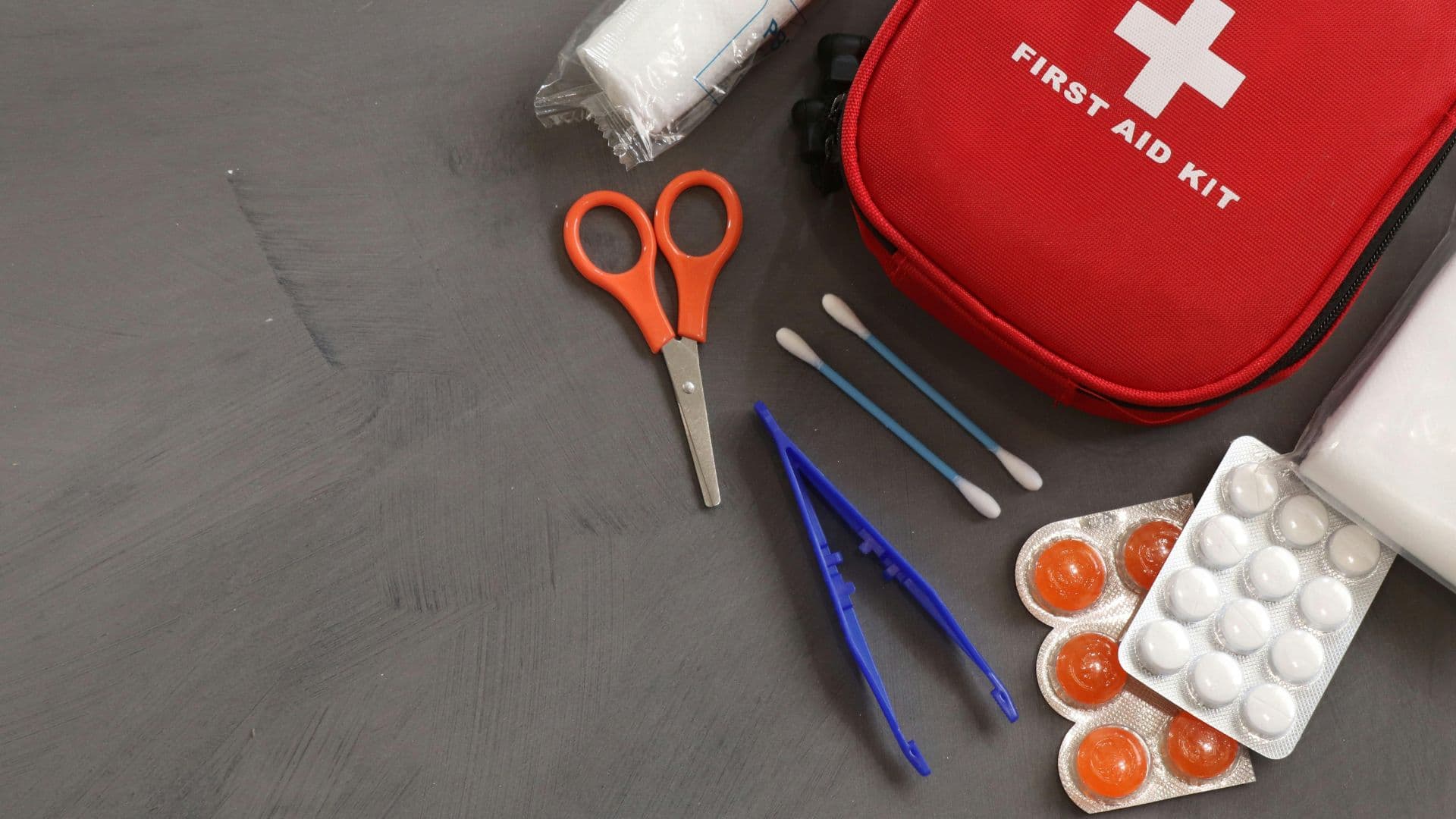 First aid kits and emergency medical equipment for workplaces